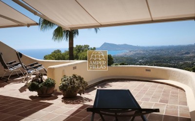 Villa de estilo mediterránea en Sierra de Altea con vistas panorámicas